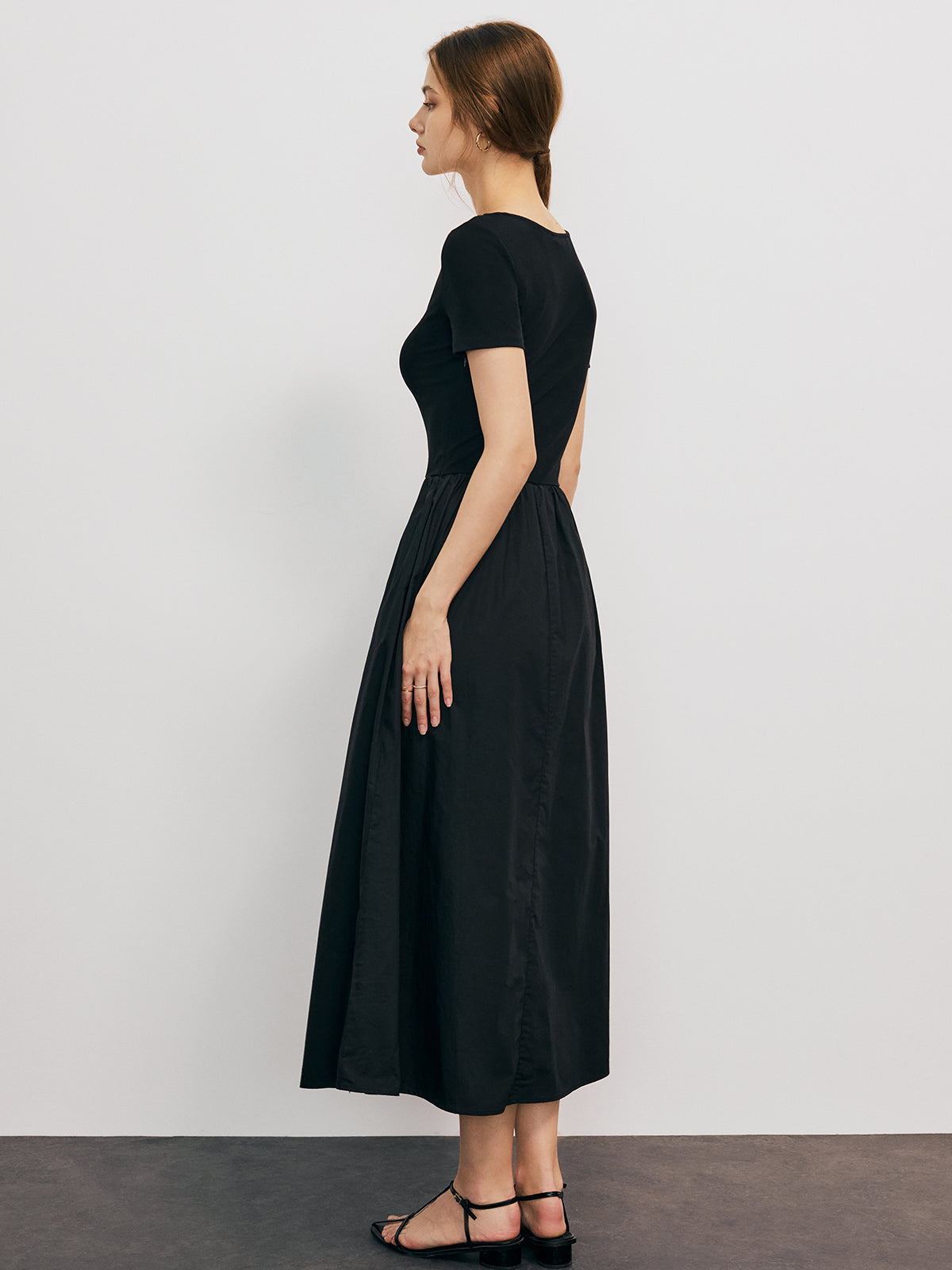 JazzHer Solid Round Neck Pleated Midi Dress