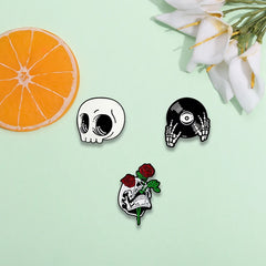 JazzHer Halloween Skeleton Alloy Brooch Creative Personality Skull Skull Hand Badge Clothes Bag Hat Accessories Jewelry