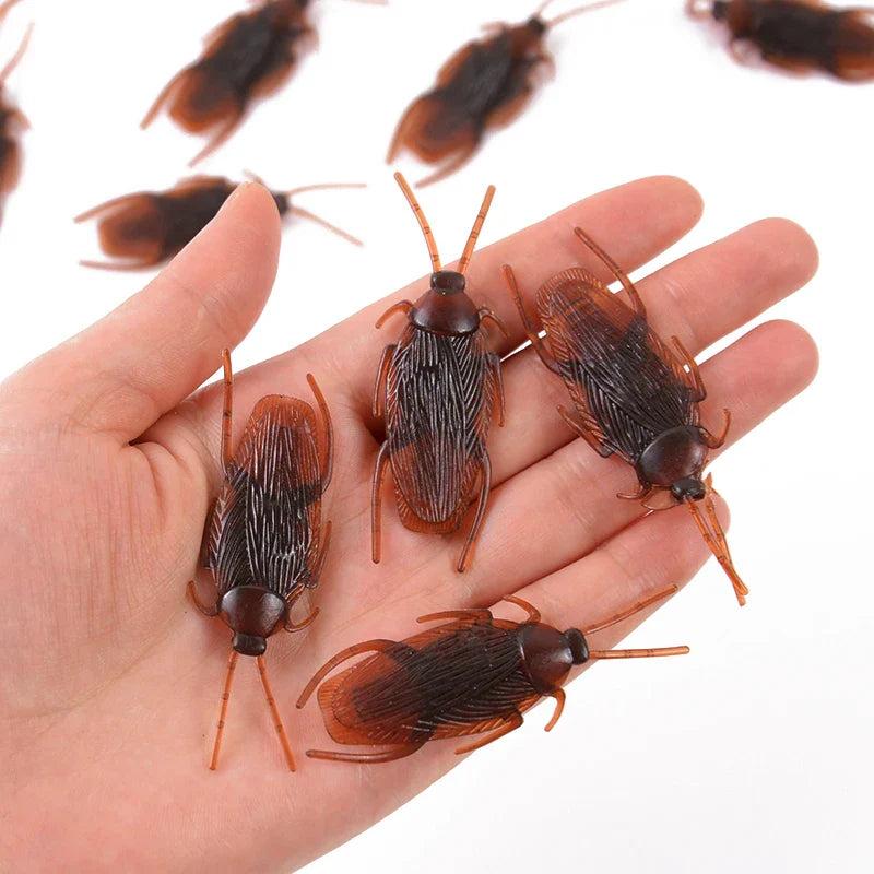 JazzHer 10-100Pcs Artificial Cockroach Realistic Fake Roach Insects Novelty Trick Props Kids Toy Halloween Party Decoration Plastic Bugs