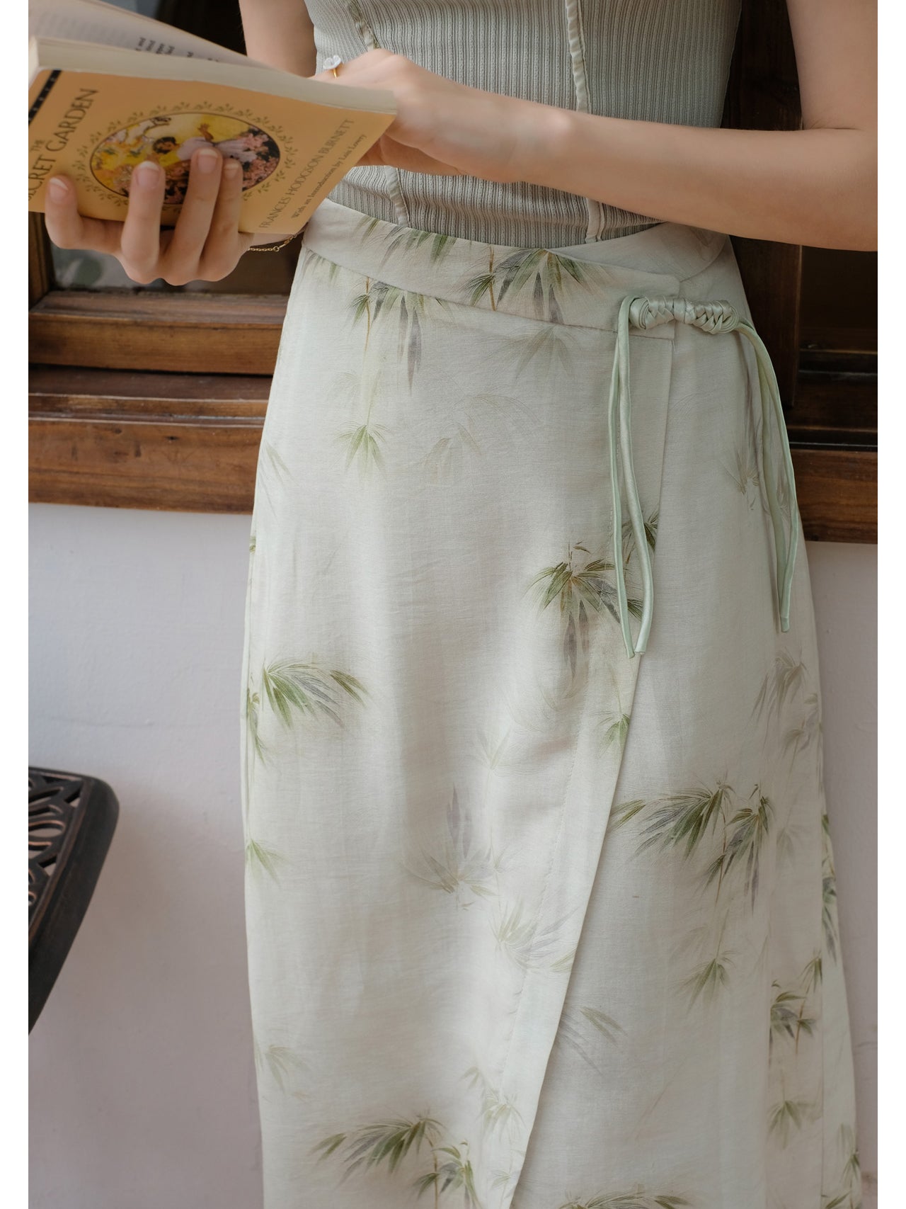 Jazzher Back Leaf Color Bamboo Grove Pattern Slim Skirt And Slim Top